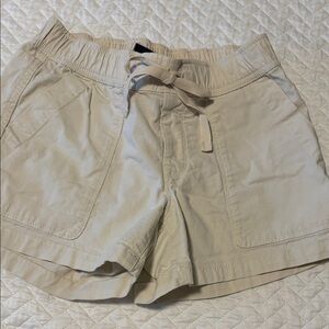 The North Face Women's Cream Cargo Shorts (XS) NWOT
